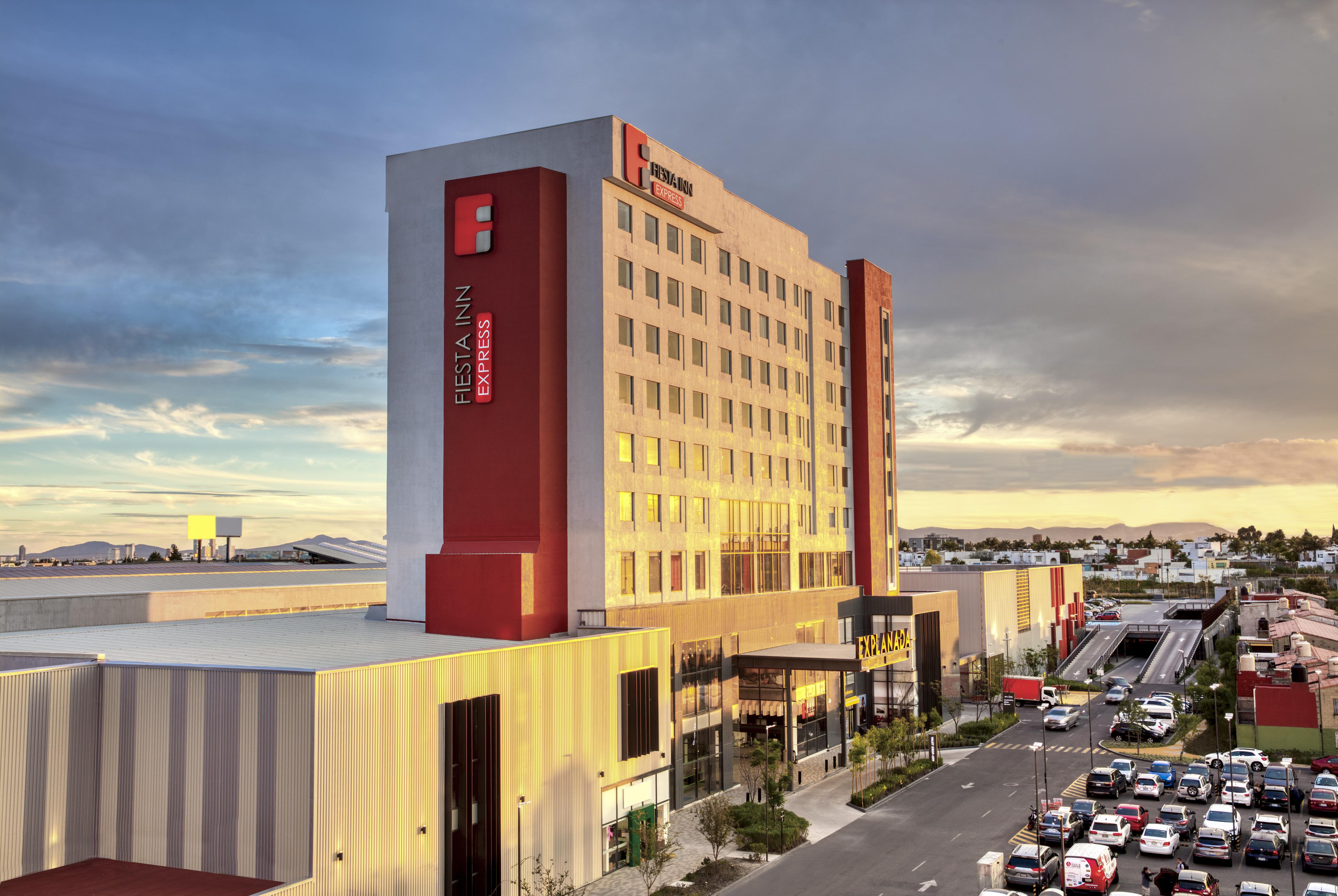 Fiesta Inn Express Puebla Explanada Exterior photo