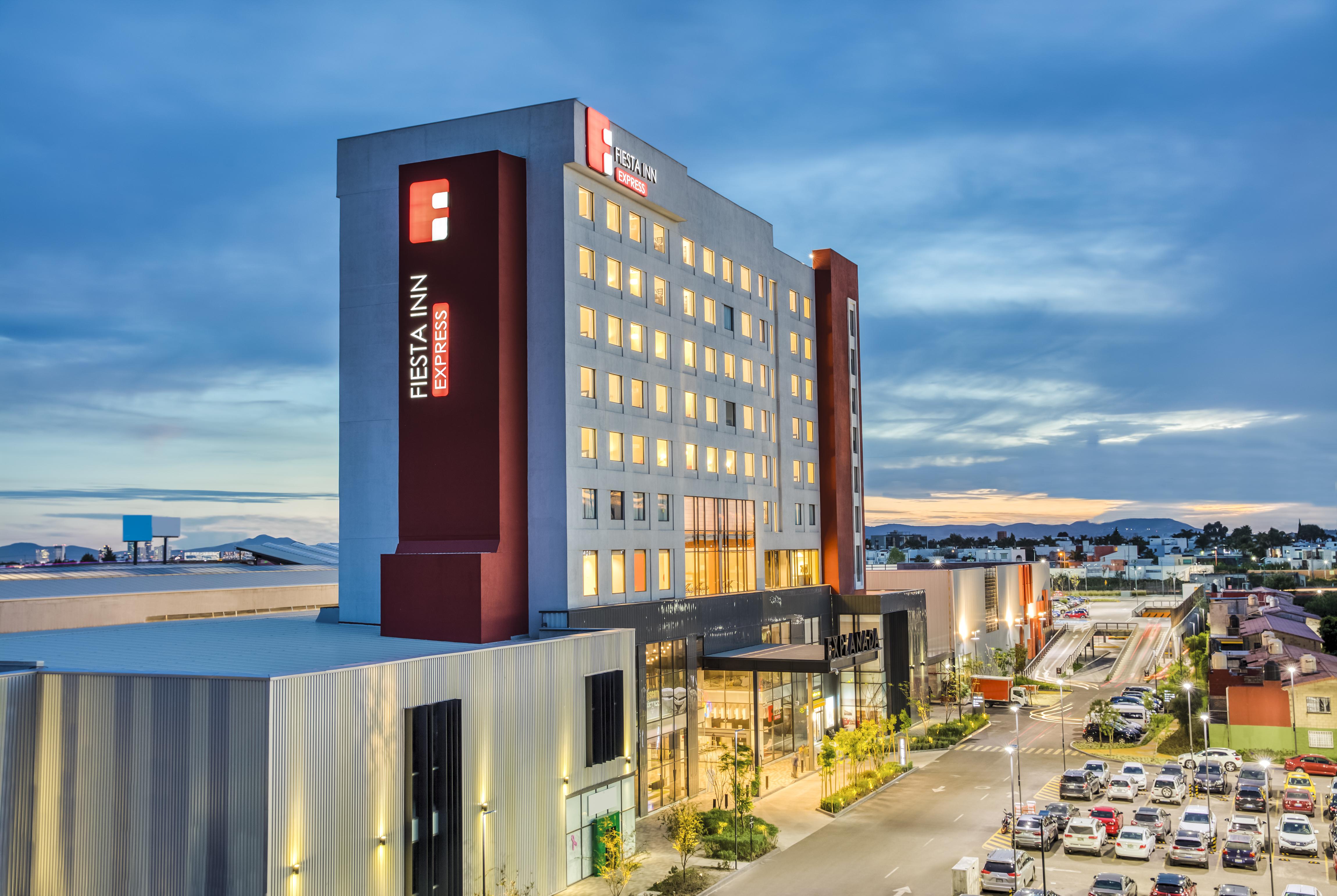 Fiesta Inn Express Puebla Explanada Exterior photo