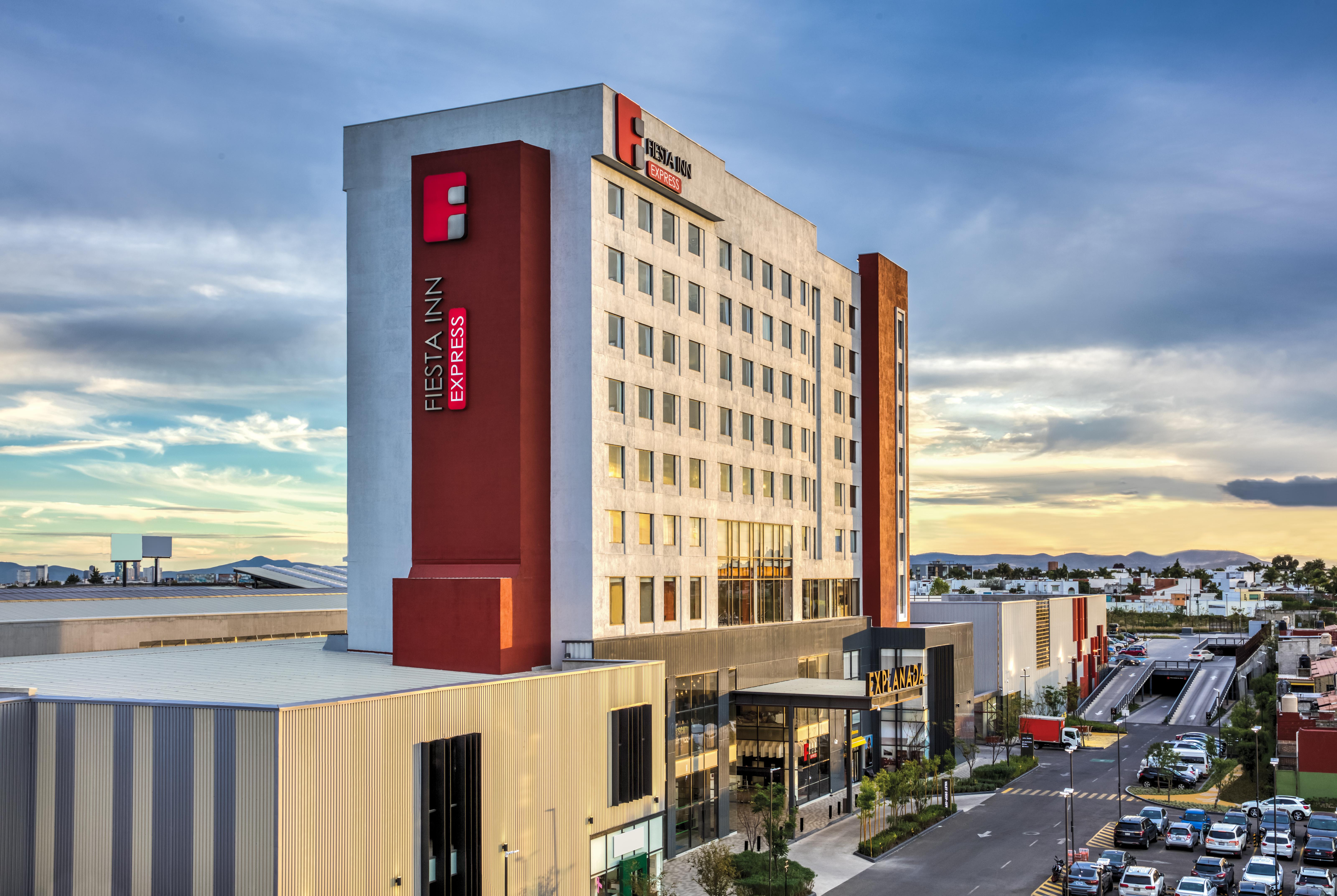 Fiesta Inn Express Puebla Explanada Exterior photo