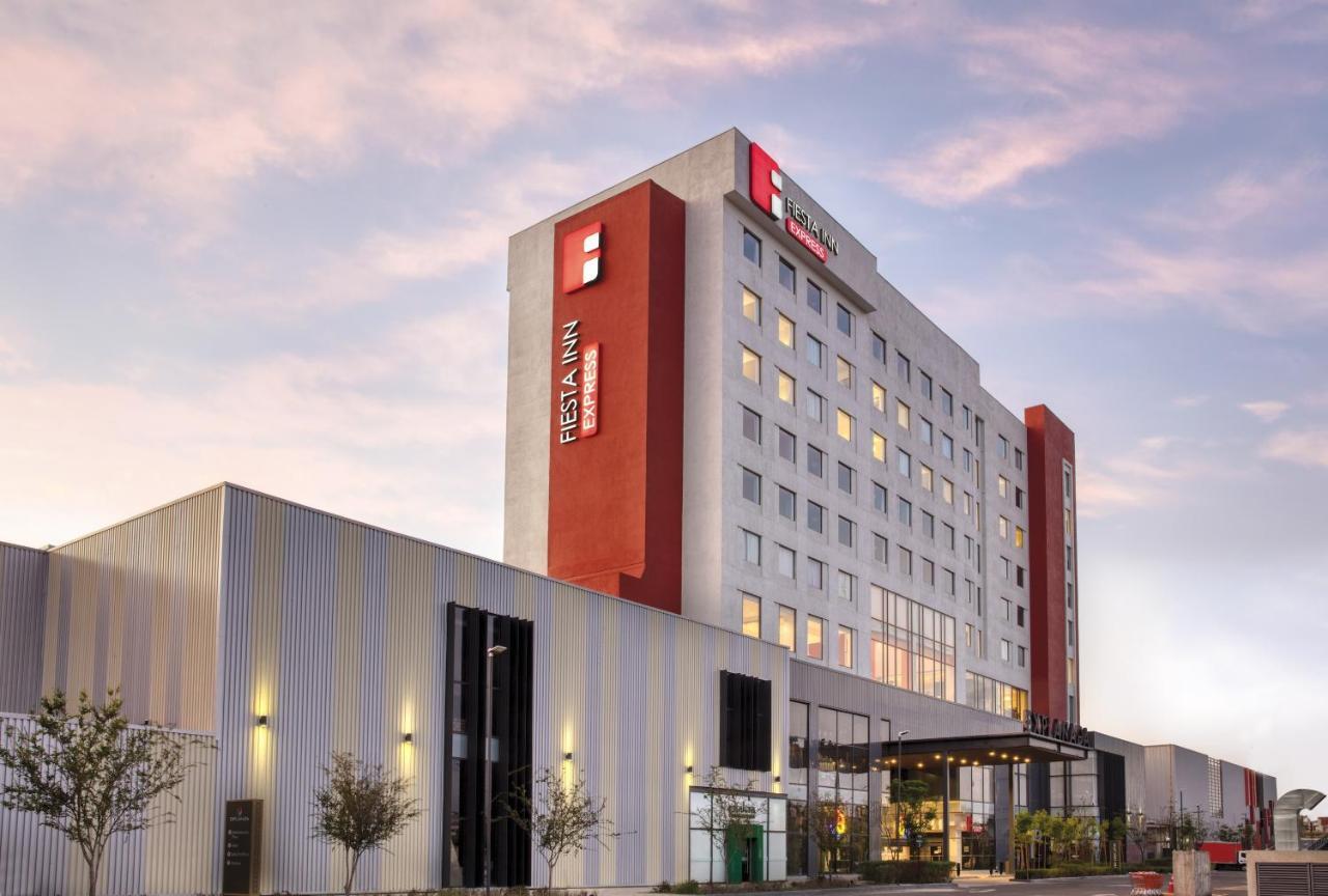 Fiesta Inn Express Puebla Explanada Exterior photo